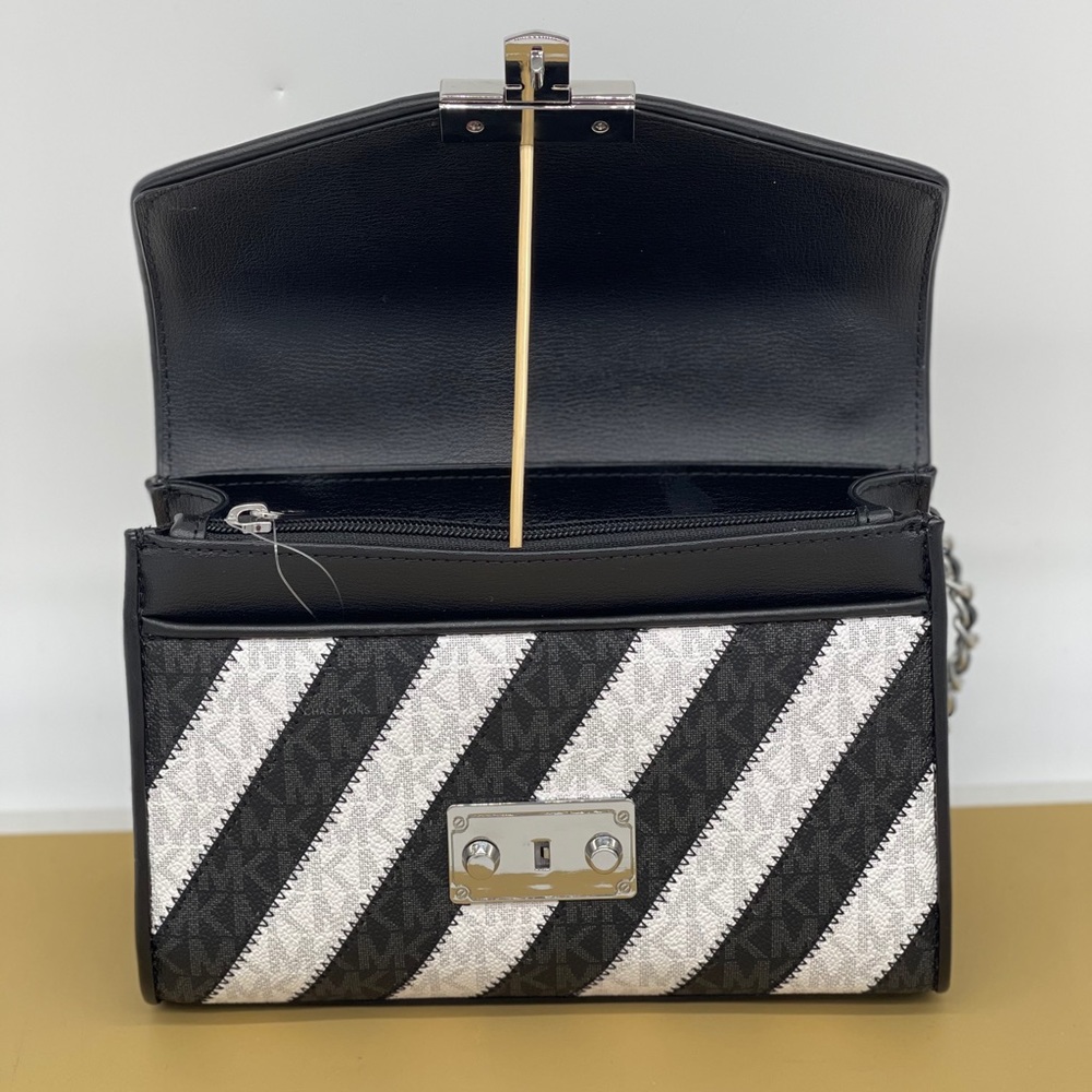 Michael Kors Rose MD Flap Shoulder Bag Bla… - Picture 5 of 13